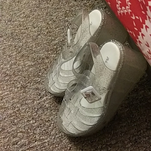 Glittery clear platforms - Picture 7 of 7